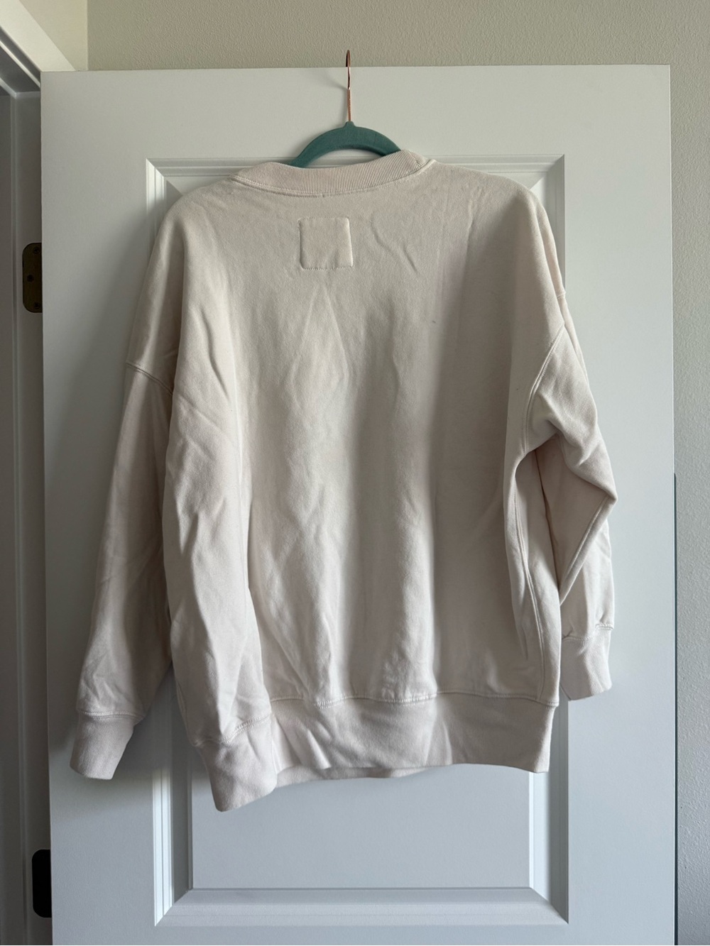 Abercrombie & Fitch Cream New York Graphic Crewneck Sweatshirt - Picture 3 of 3